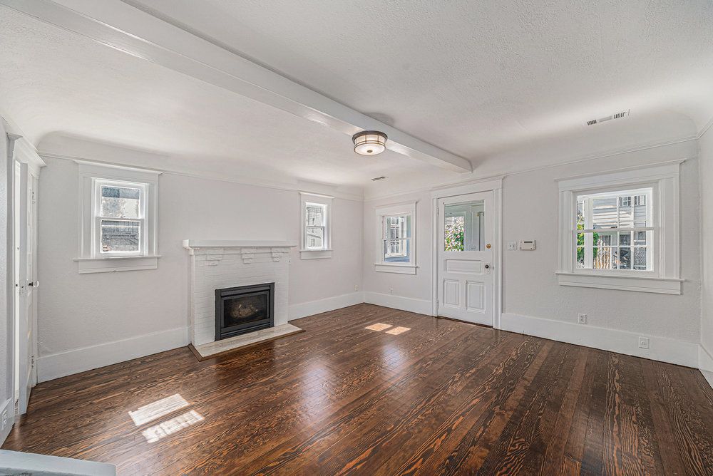 1086 1/2 Park Ave - Cottage 