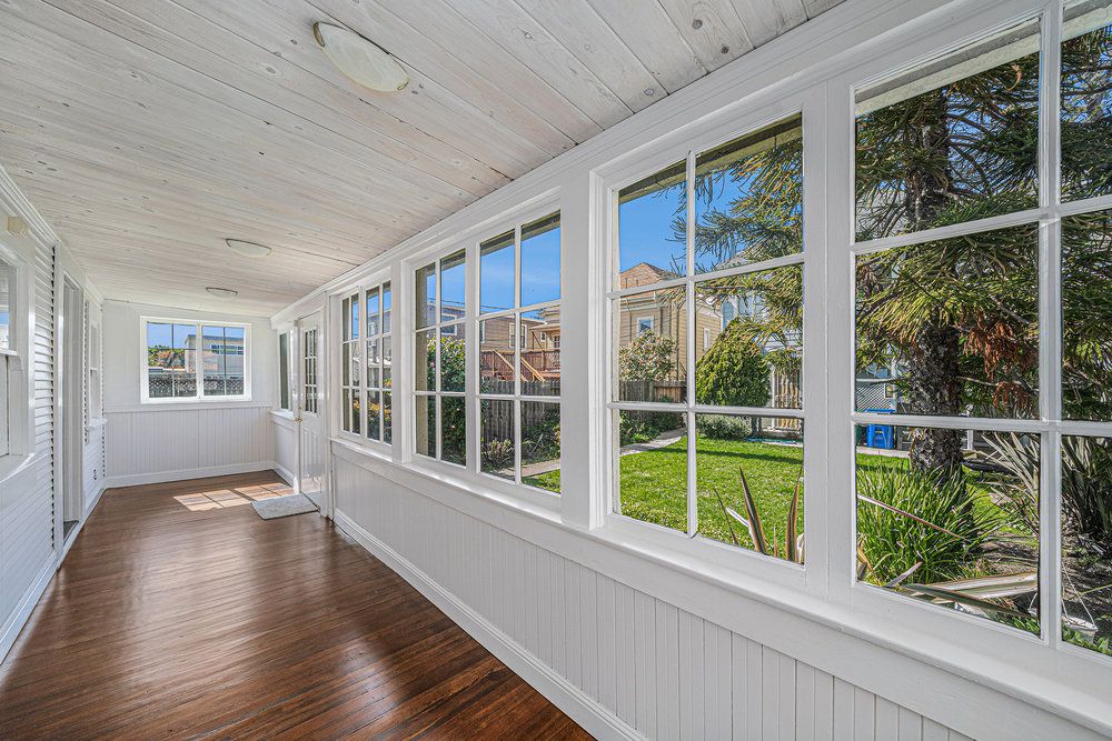 1086 1/2 Park Ave - Cottage 