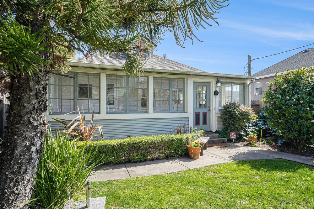 1086 1/2 Park Ave - Cottage 