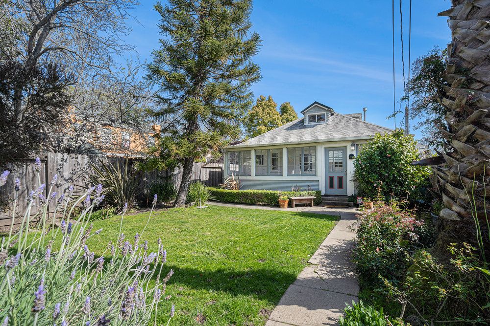 1086 1/2 Park Ave - Cottage 