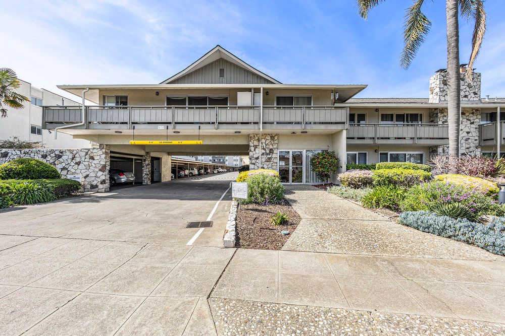 339 Broadway #204 