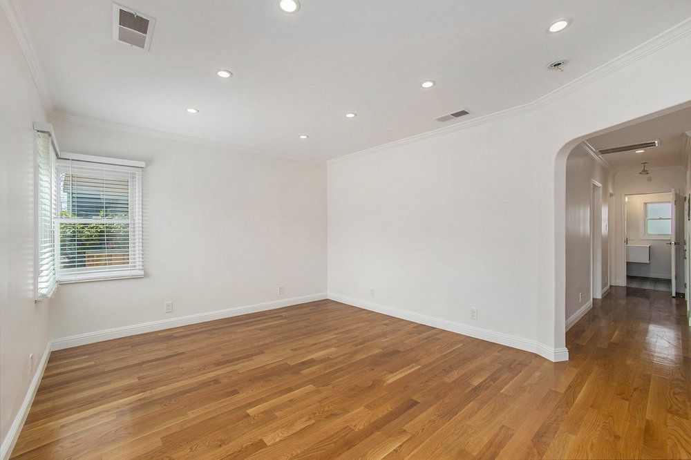 1027 Eagle Ave