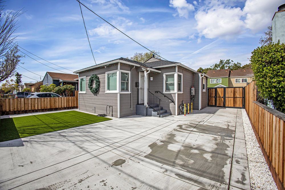 1027 Eagle Ave