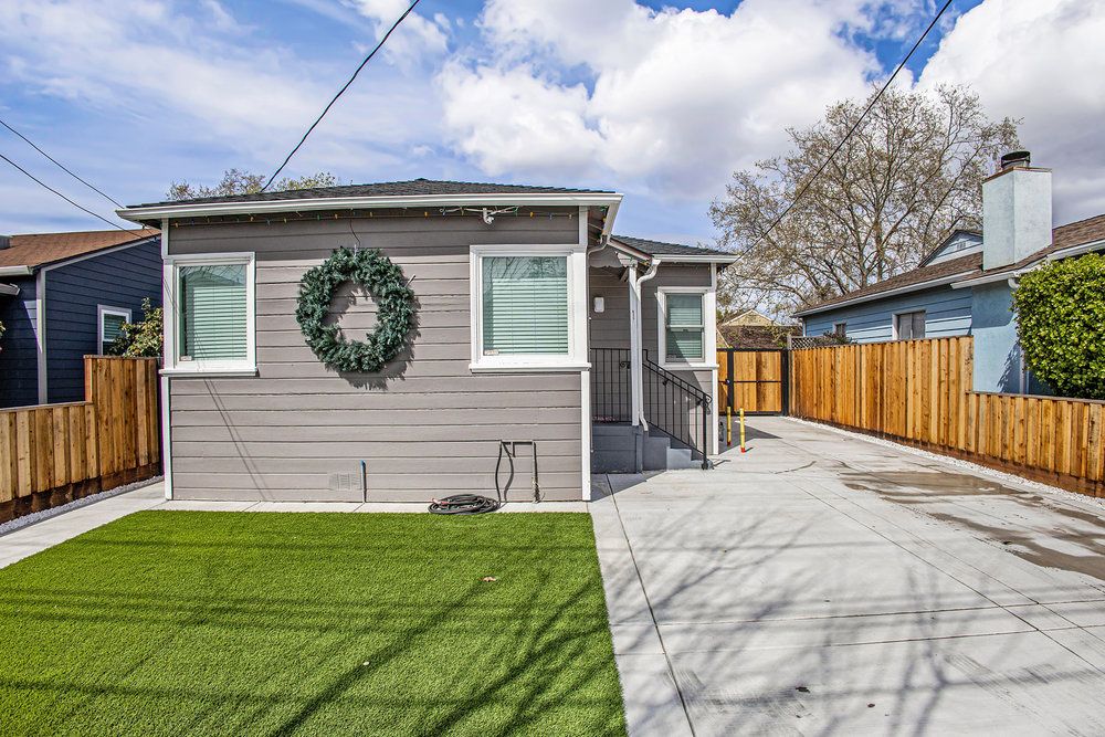 1027 Eagle Ave