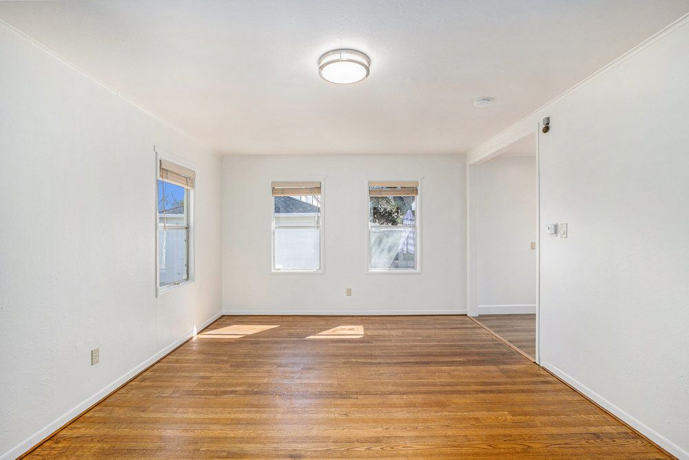 1542 Bay St.