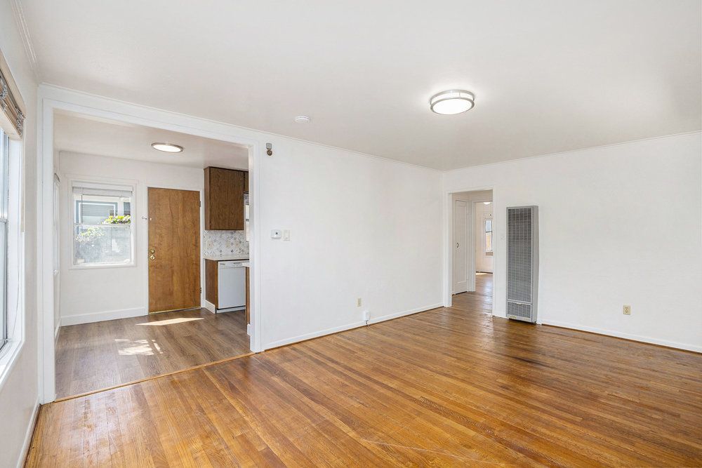 1542 Bay St.