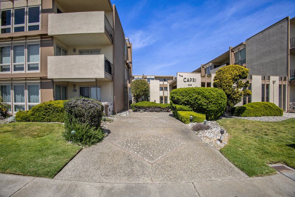 1825 Shoreline Drive #202