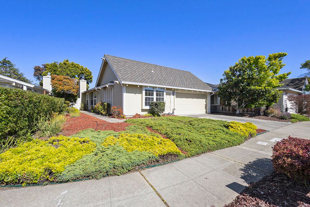 32 Hampton Ct. 