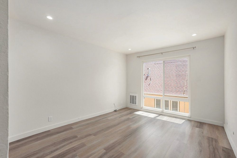 528 Merritt Ave #205 