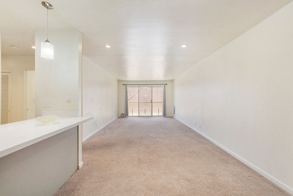 528 Merritt Ave #207