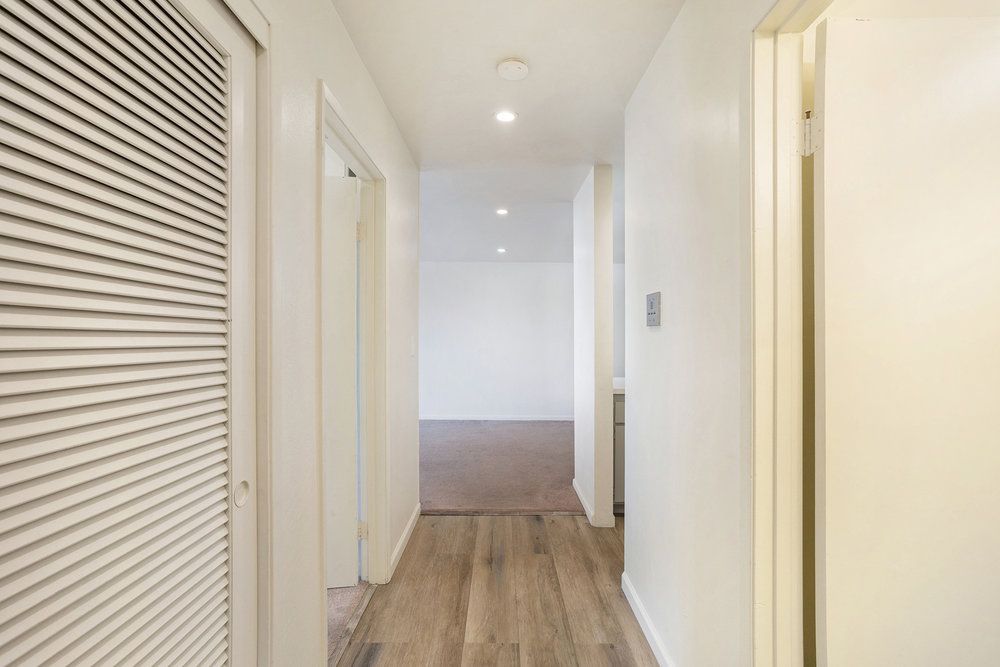 528 Merritt Ave #207