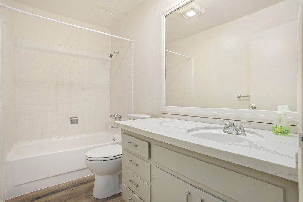 528 Merritt Ave #207