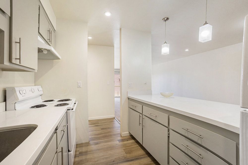 528 Merritt Ave #207