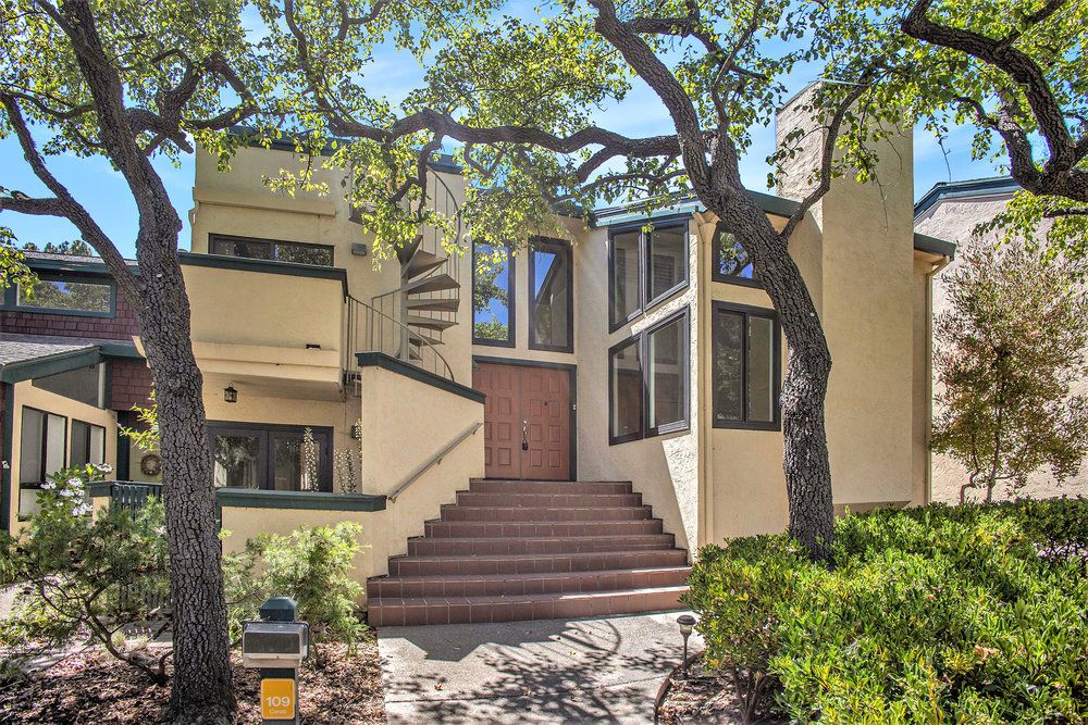 109 Carob Lane