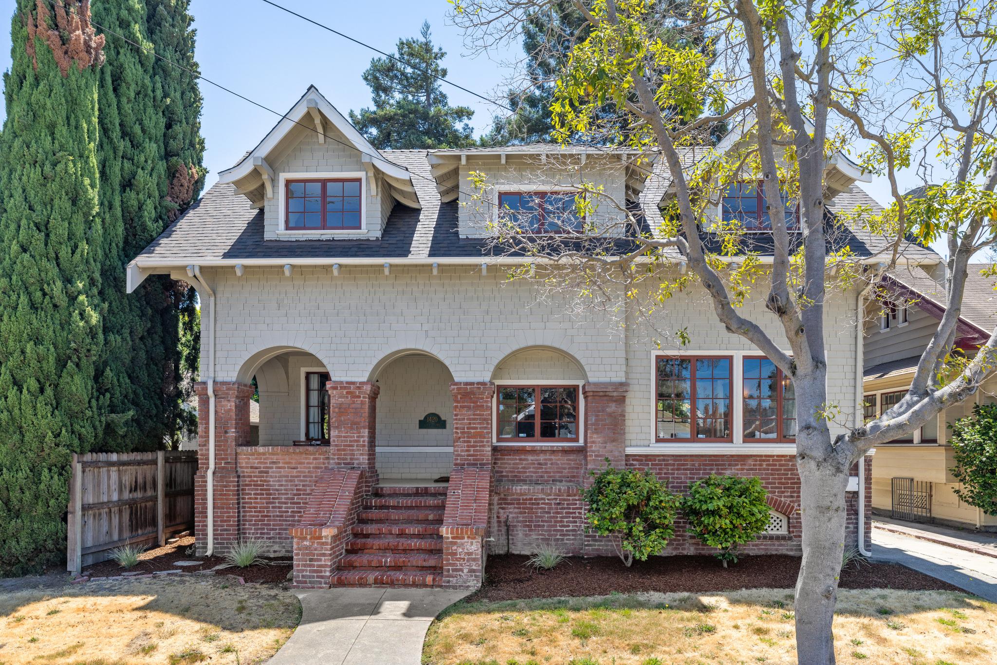 1420 Court Street