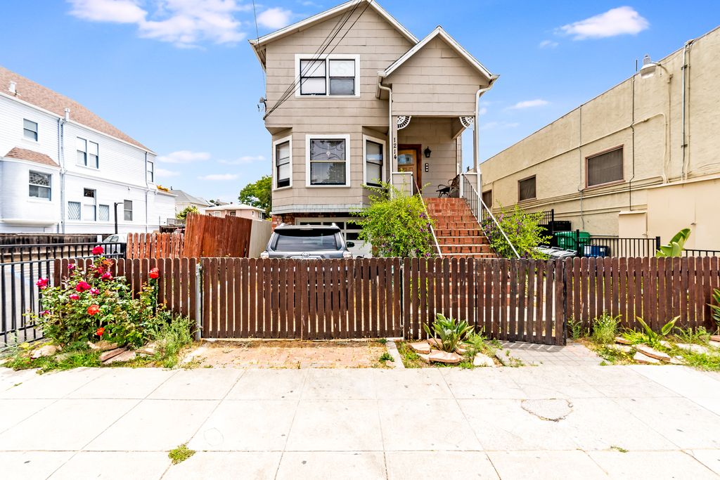 1214 Chestnut Street #A