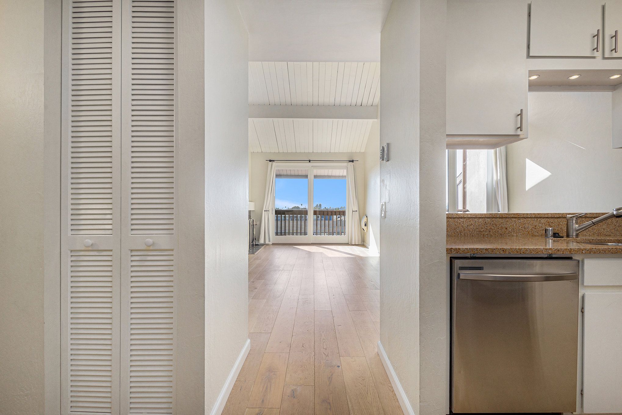2101 Shoreline Drive #438