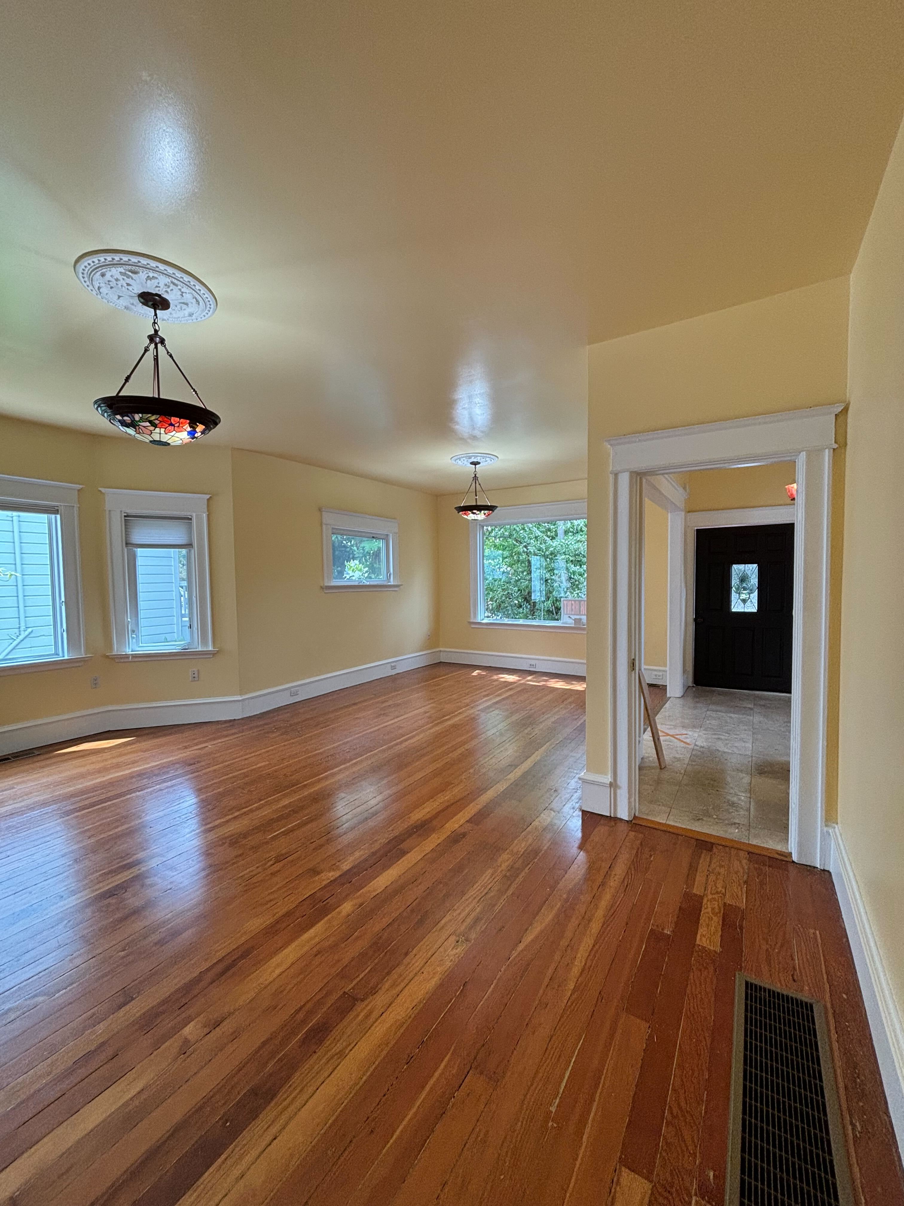 1305 Santa Clara Ave 