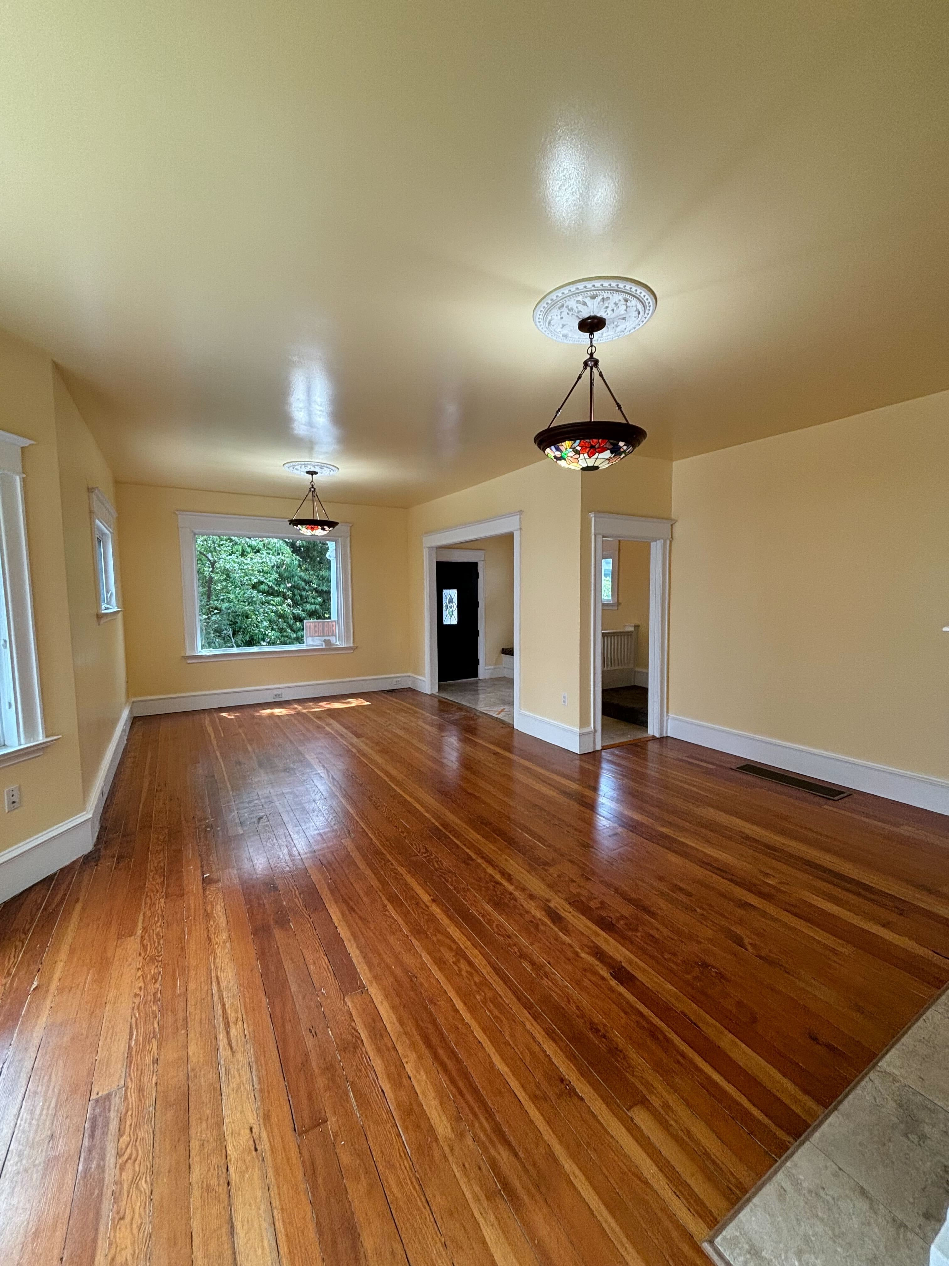 1305 Santa Clara Ave 