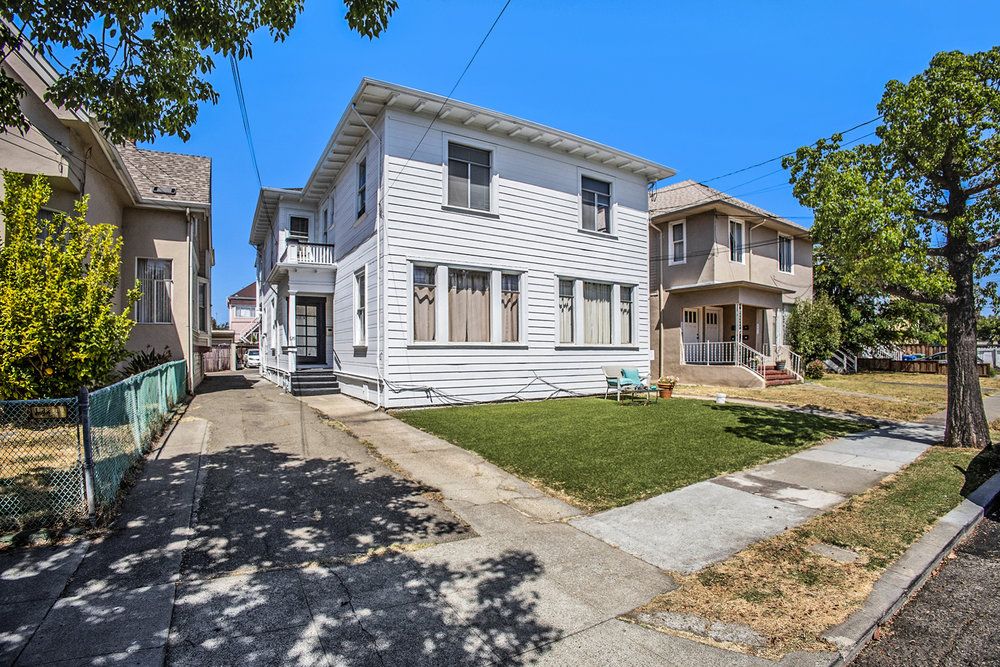 635-37 Taylor Avenue