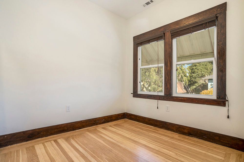 1527 Everett St. #2 