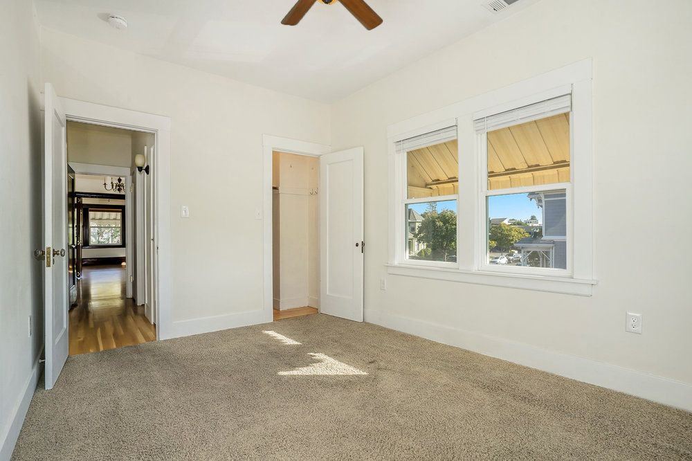 1527 Everett St. #2 
