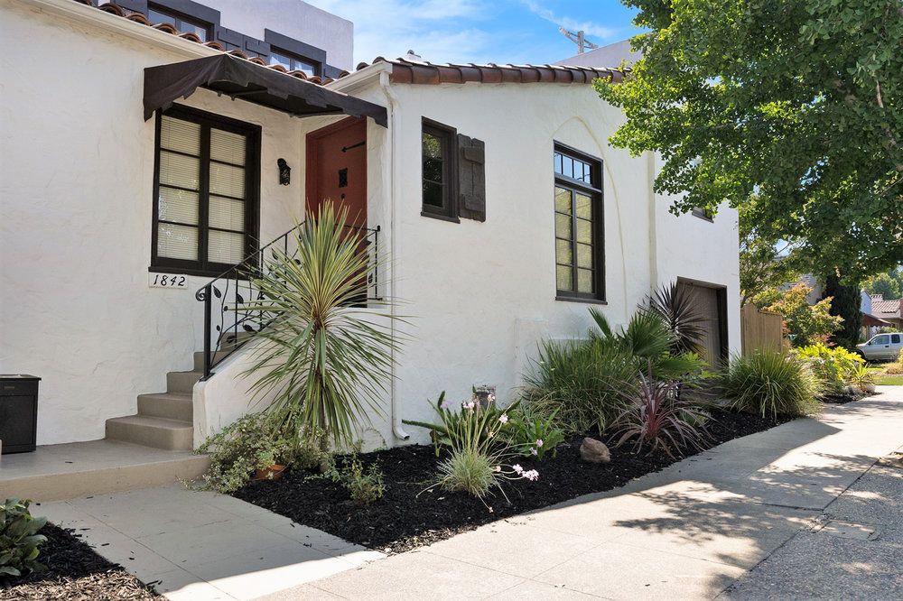 1842 Harvard Drive 