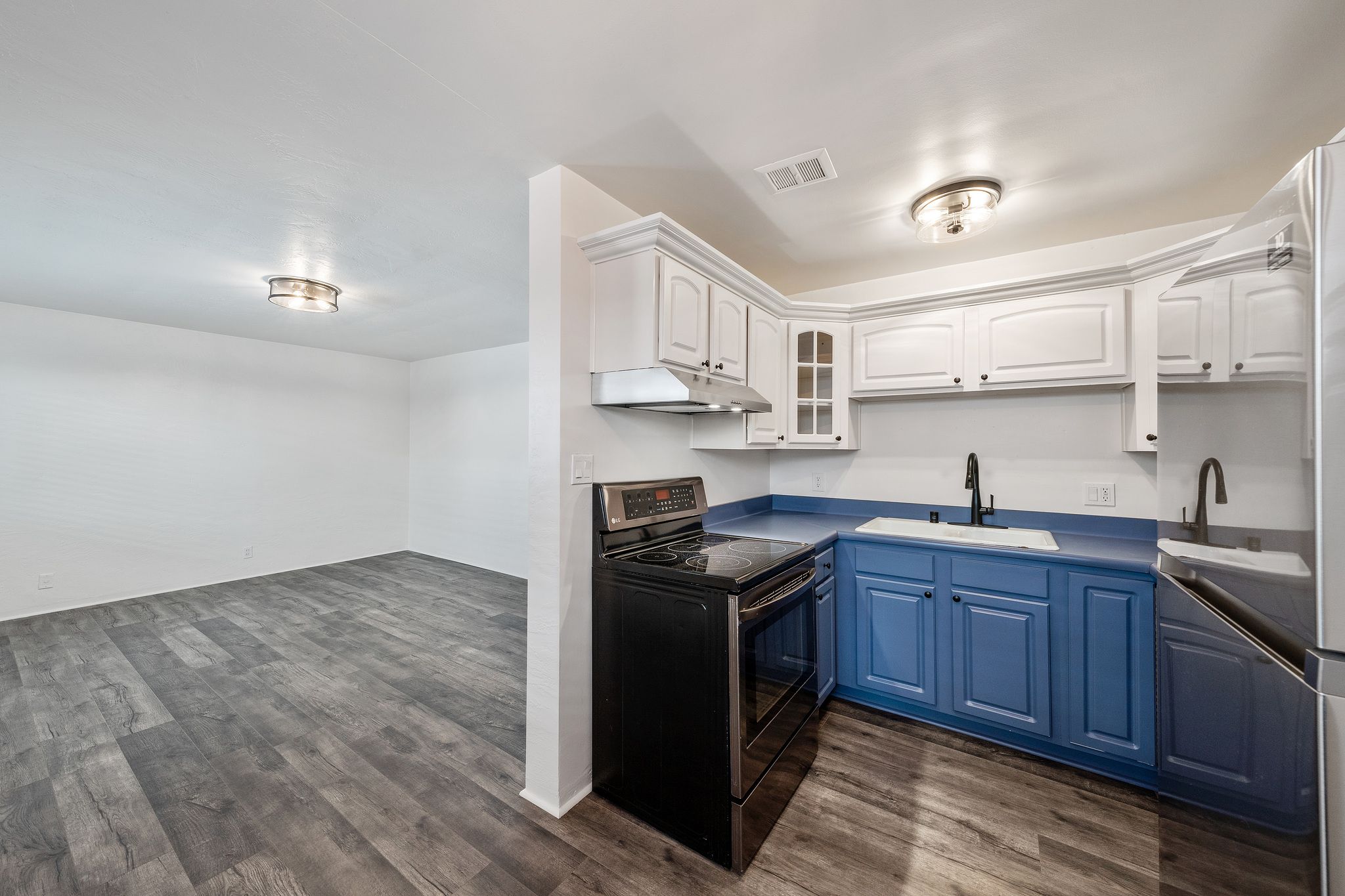 8 Whitmore Place #2