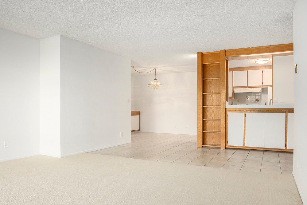 960 Shorepoint Ct. #109