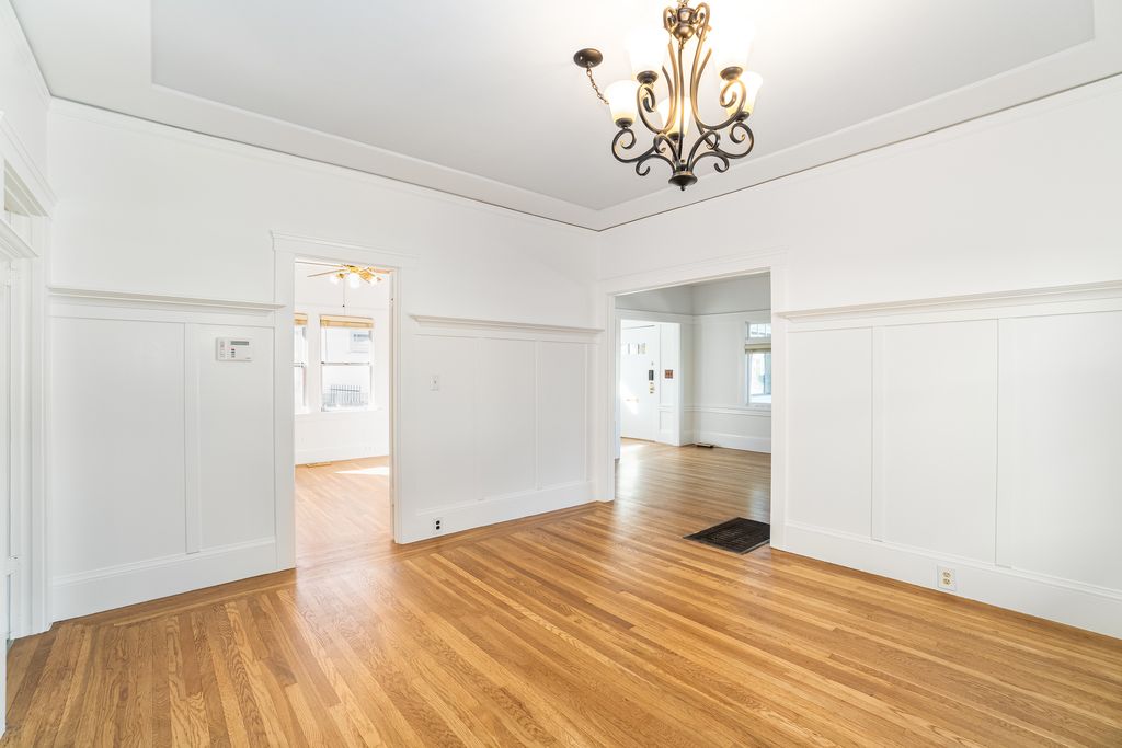 1638 Broadway 