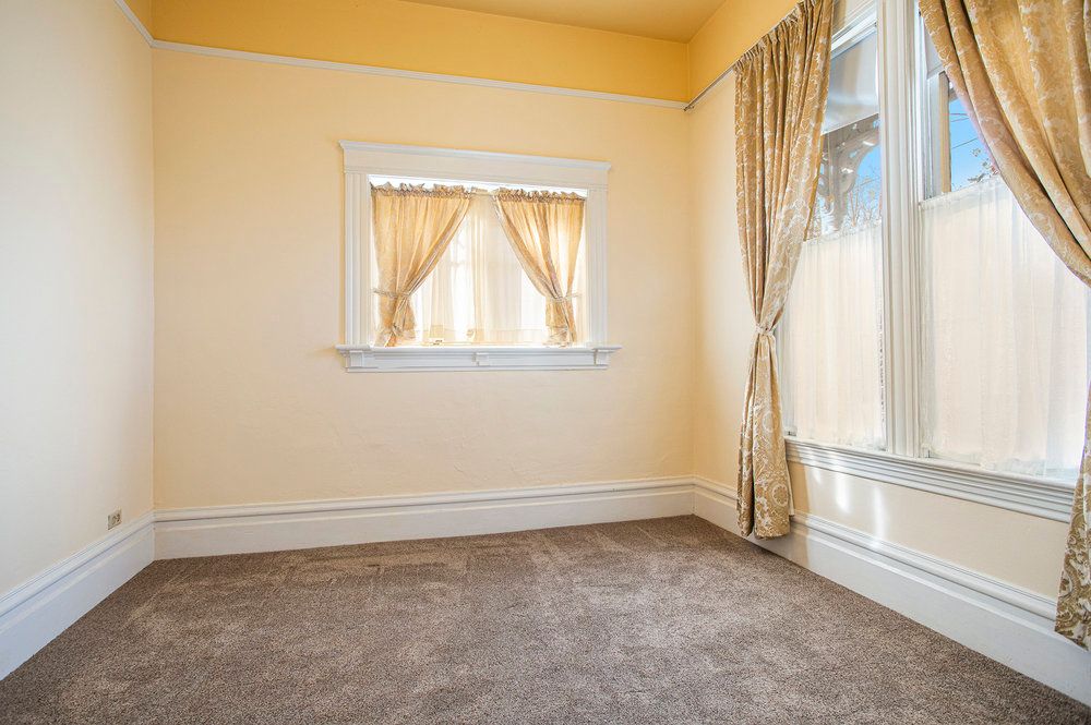 1524 Mozart St. - Upper duplex