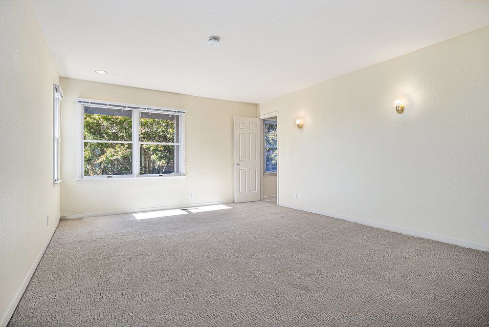 612 Centre Ct.