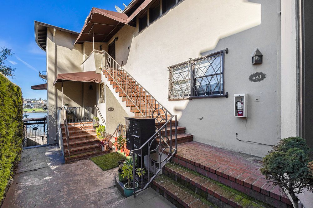 435 Wayne Ave 