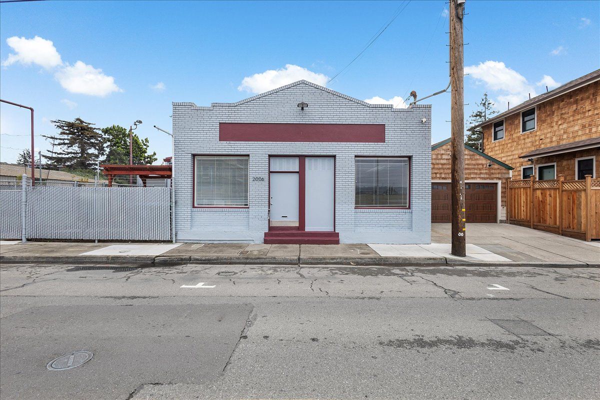 2006 Clement St. 