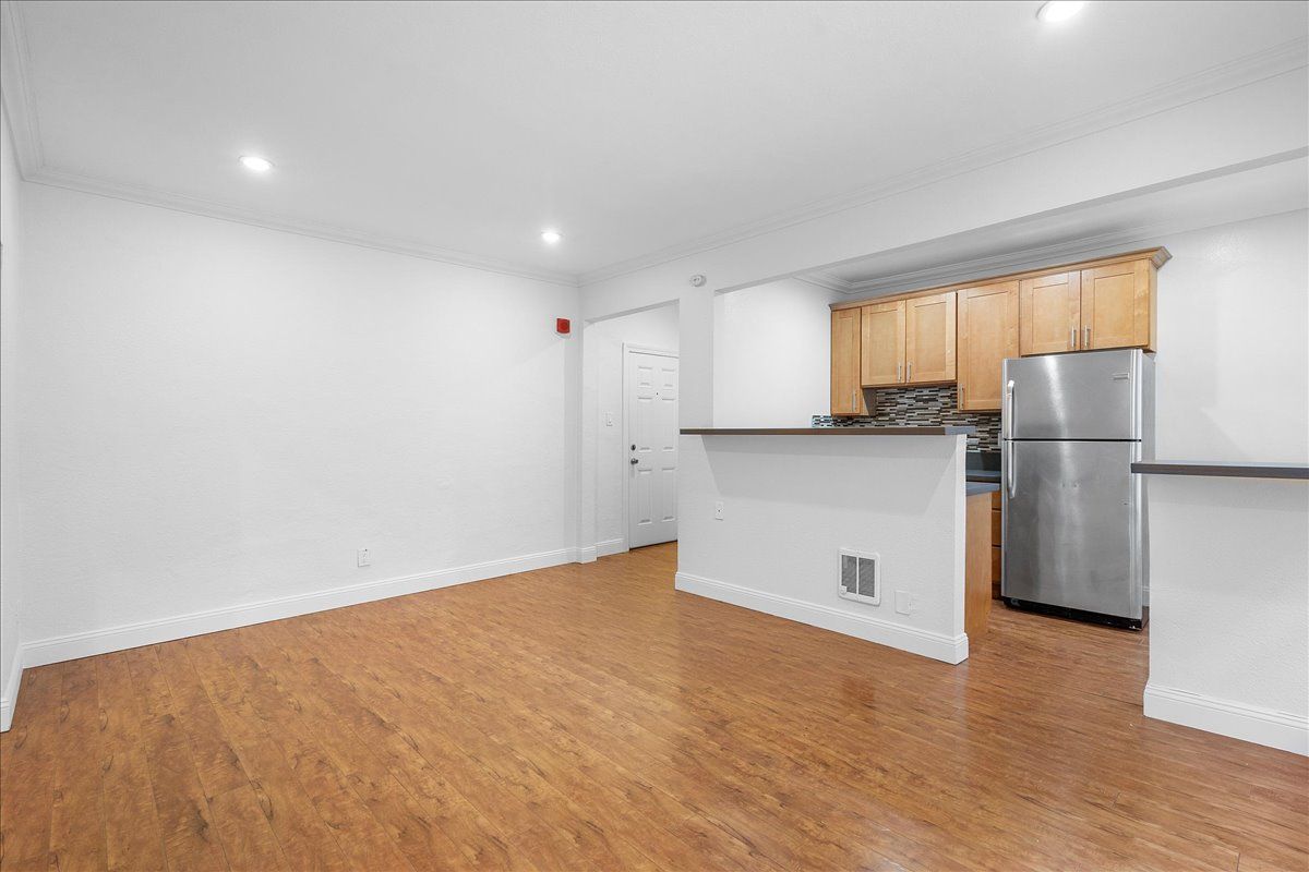 1829 6th Ave #202