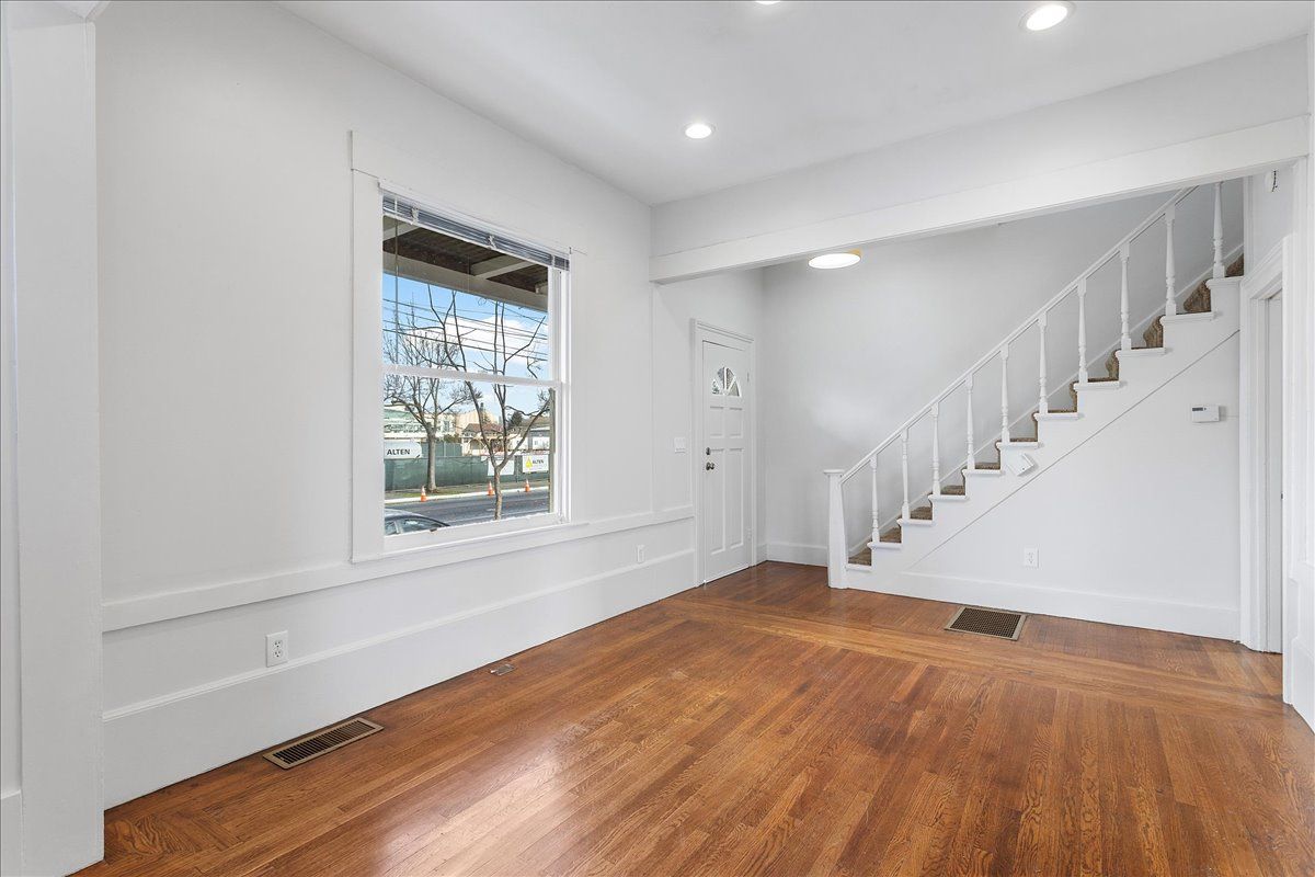 2236 Encinal Ave 