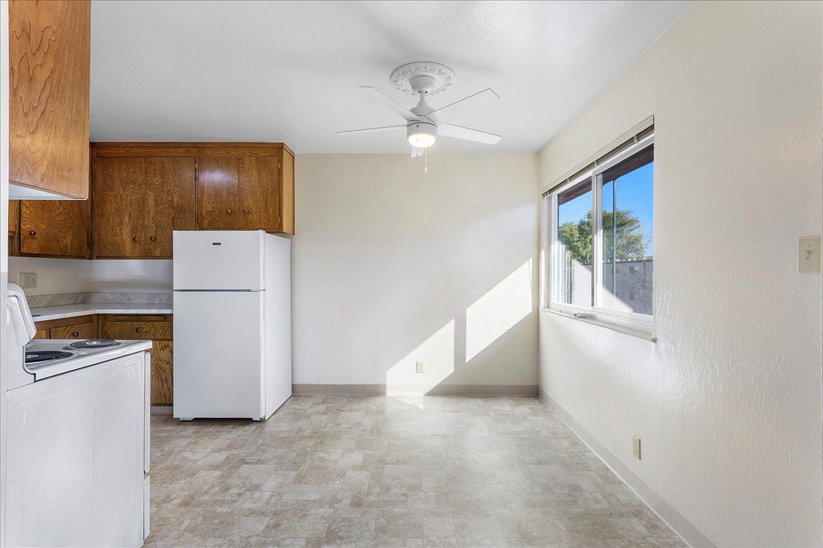 2221 San Antonio Ave #J