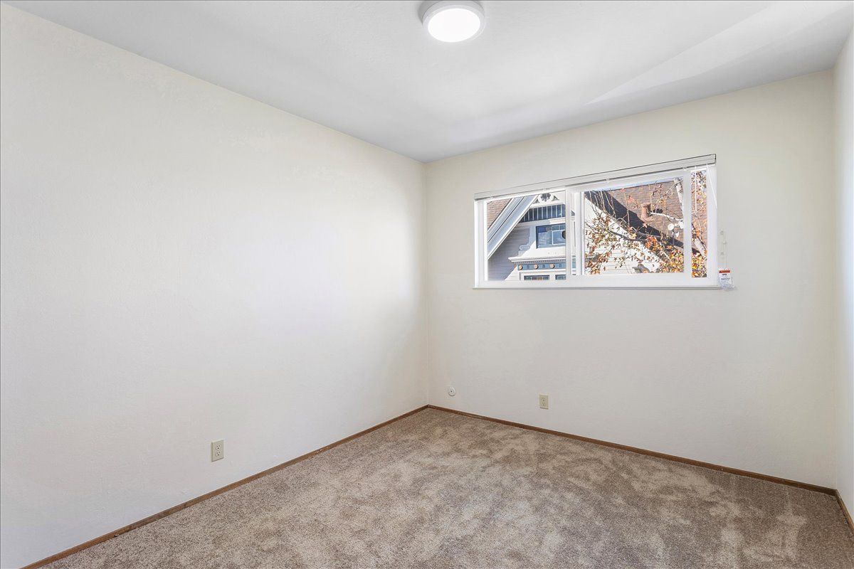 2221 San Antonio Ave #J