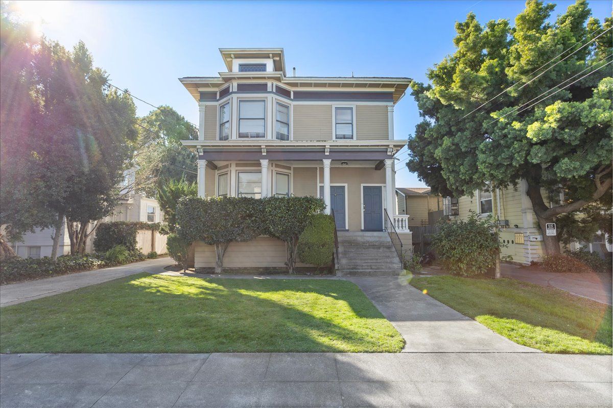 2120 Clinton Ave 
