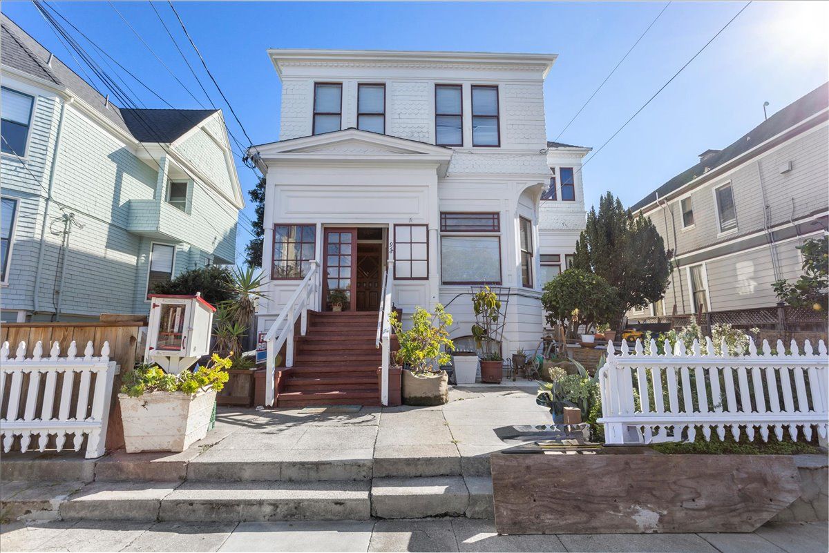 918 Lafayette St. #4