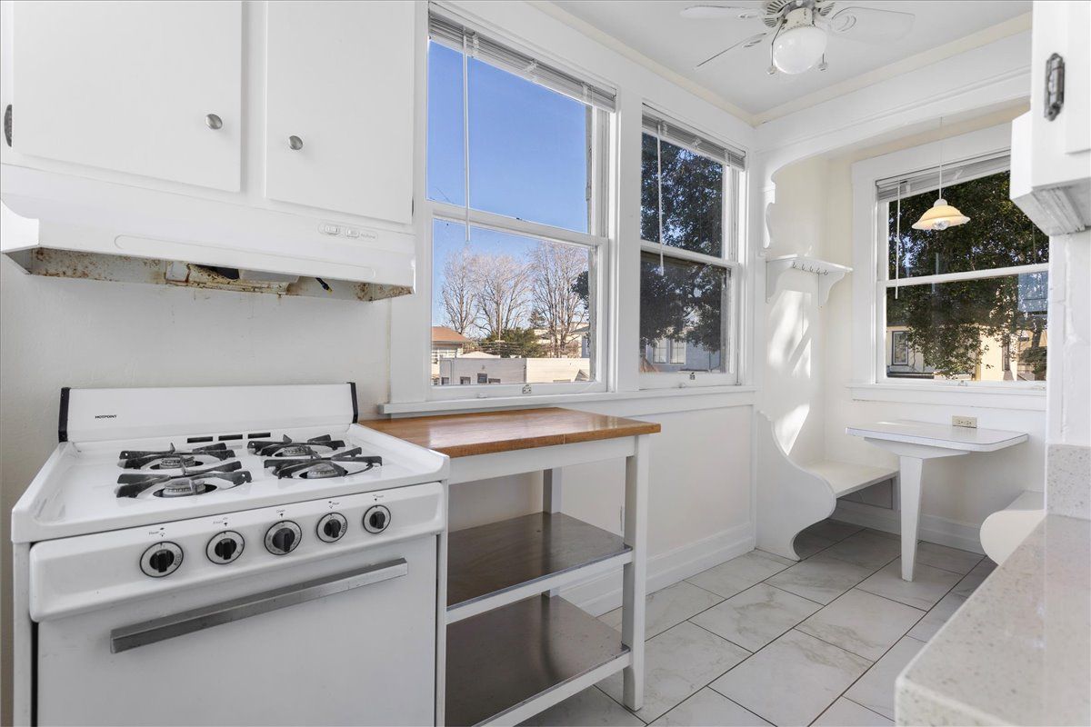 918 Lafayette St. #4