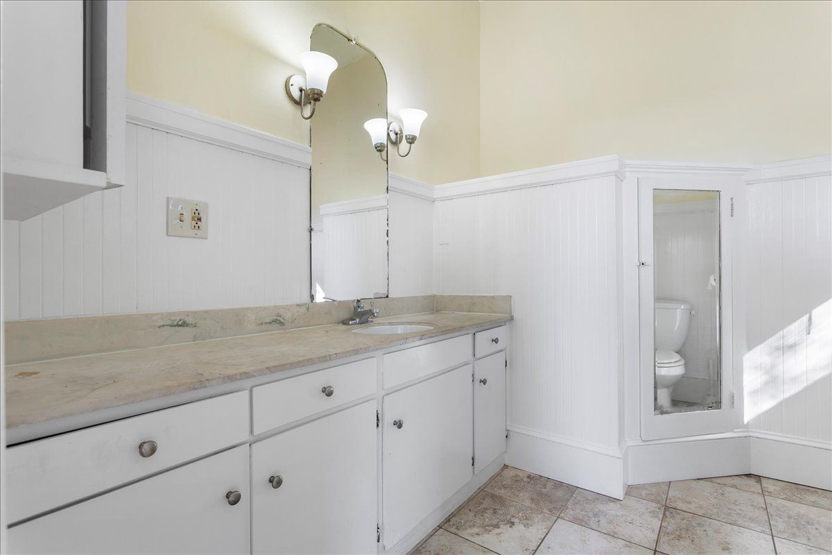 918 Lafayette St. #4