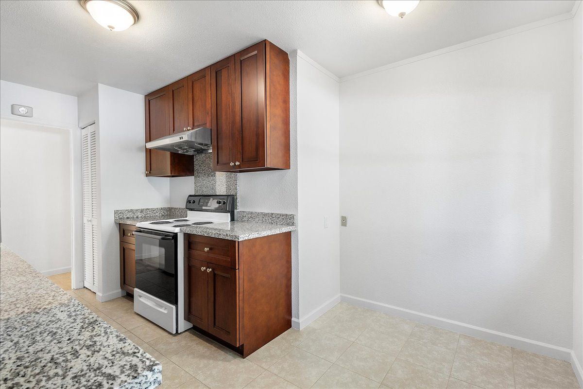4120 Walnut St. #B