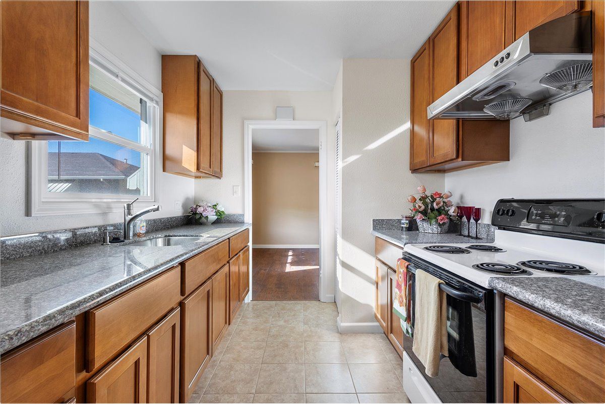 4120 Walnut St. #D