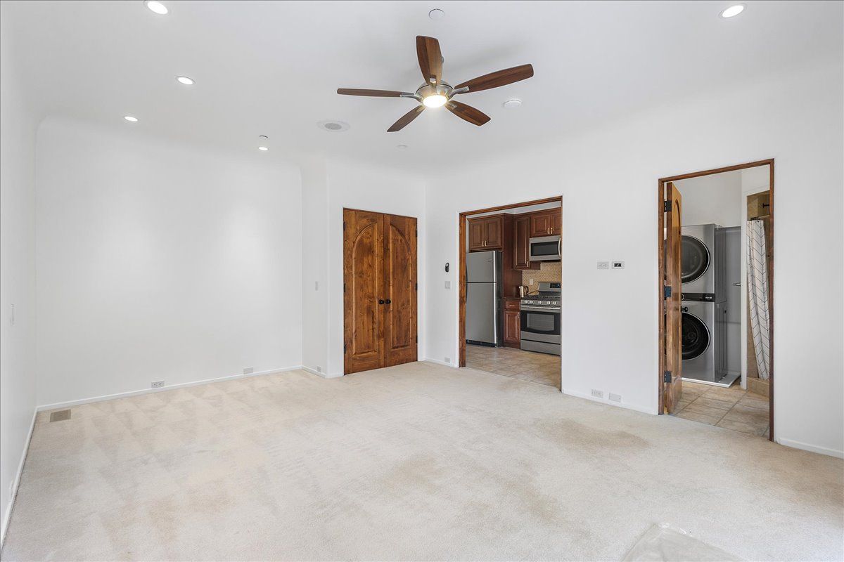 1041 Grandview Dr. #A-2