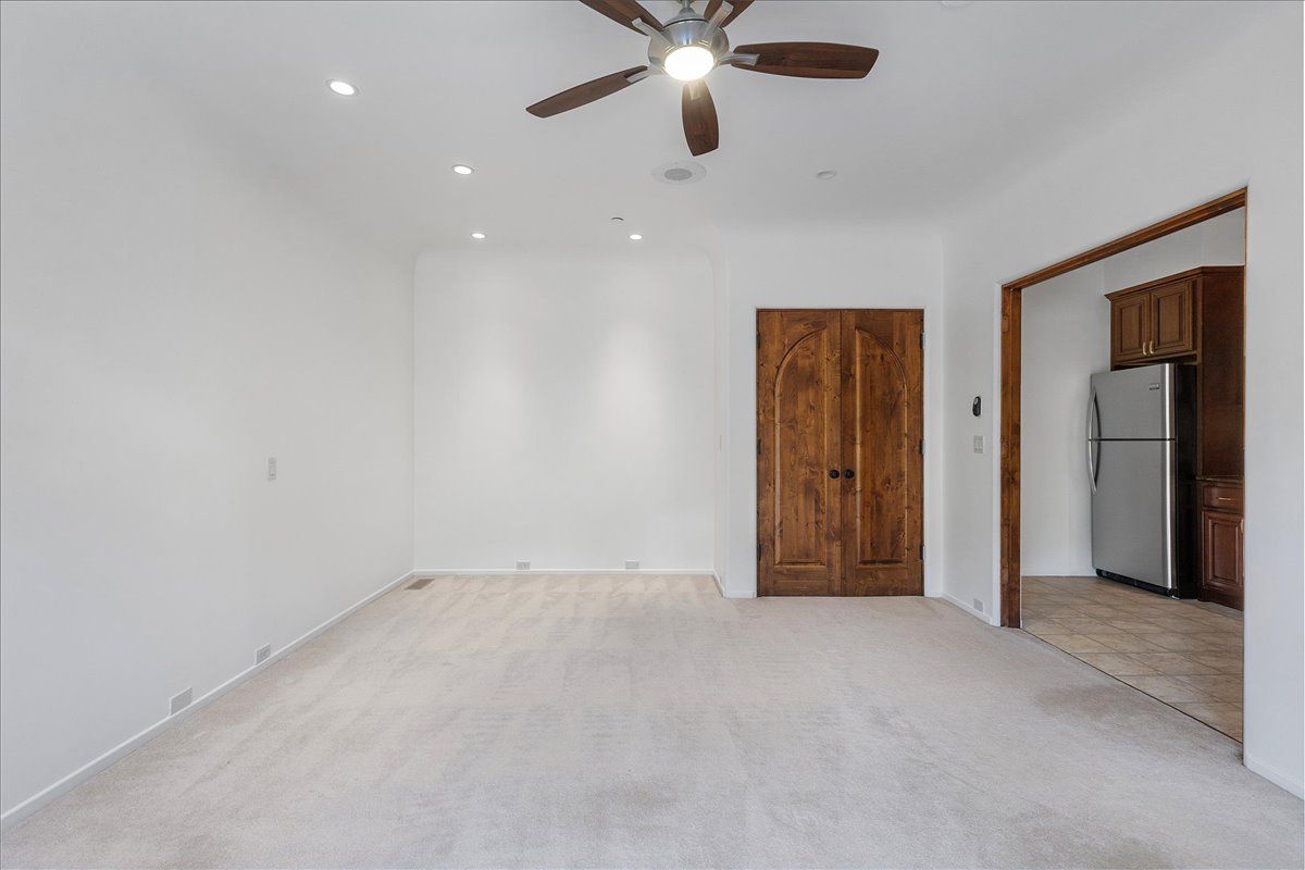 1041 Grandview Dr. #A-2