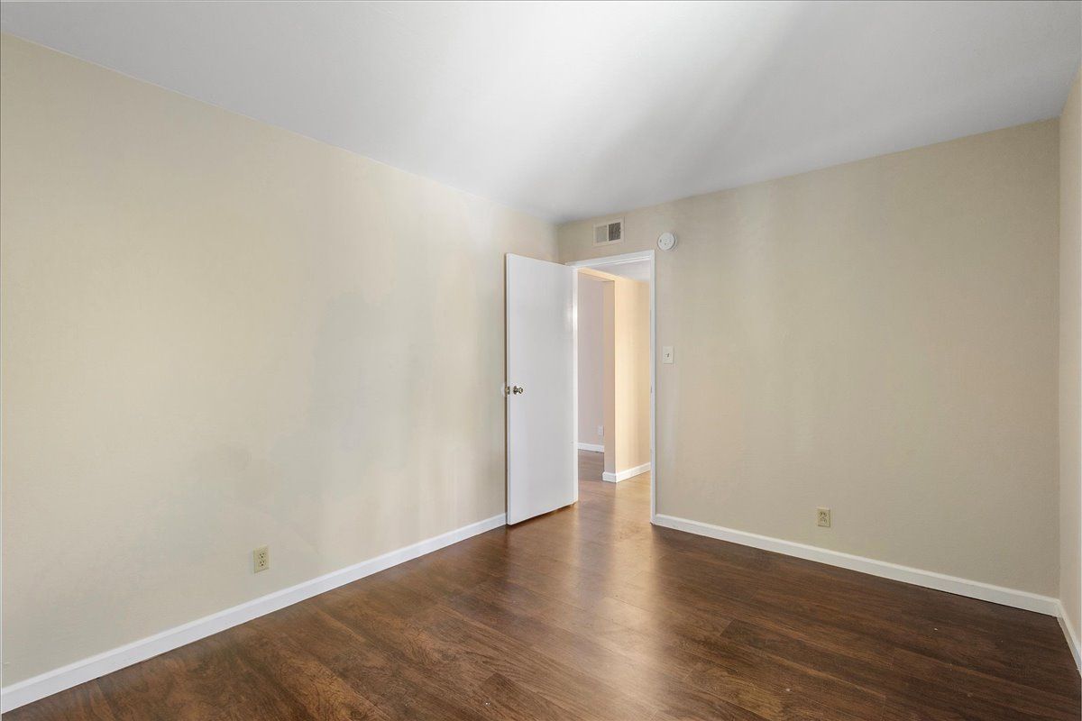 1715 Central Ave #18