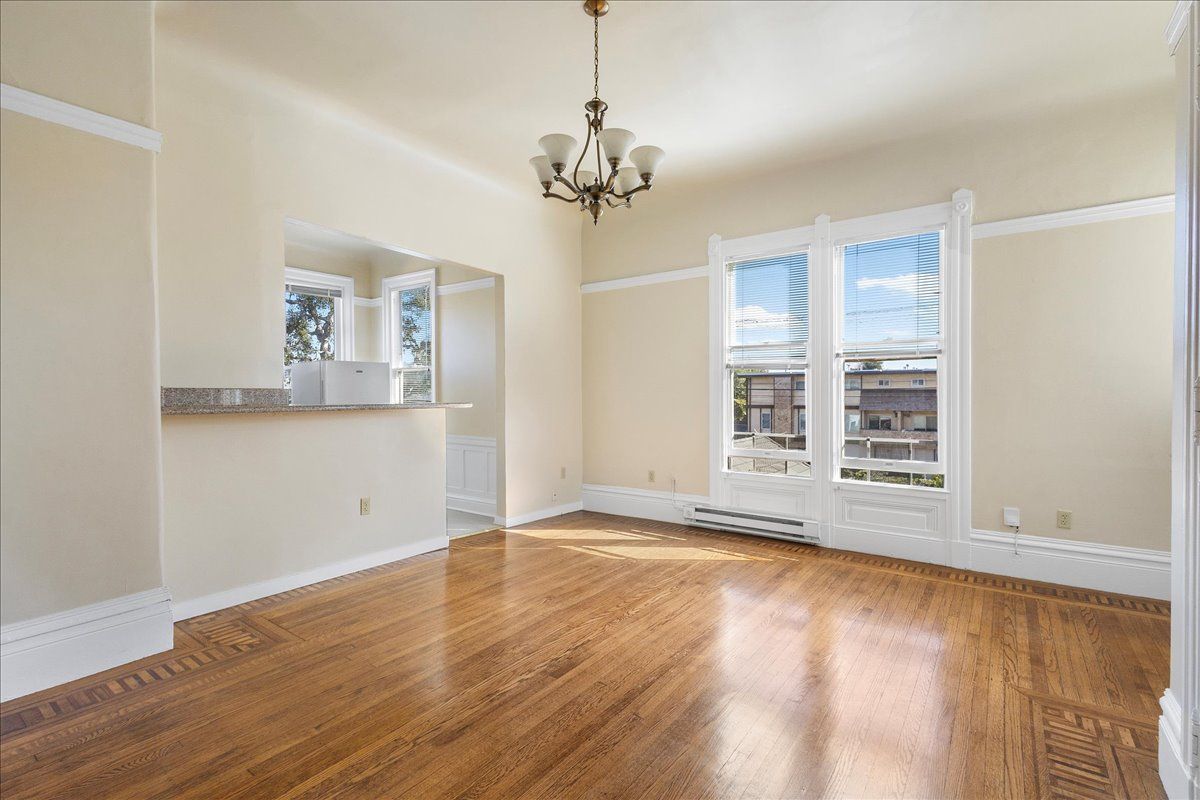 2061 Central Ave #6