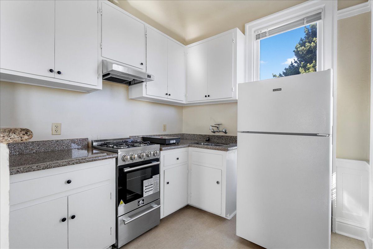 2061 Central Ave #6