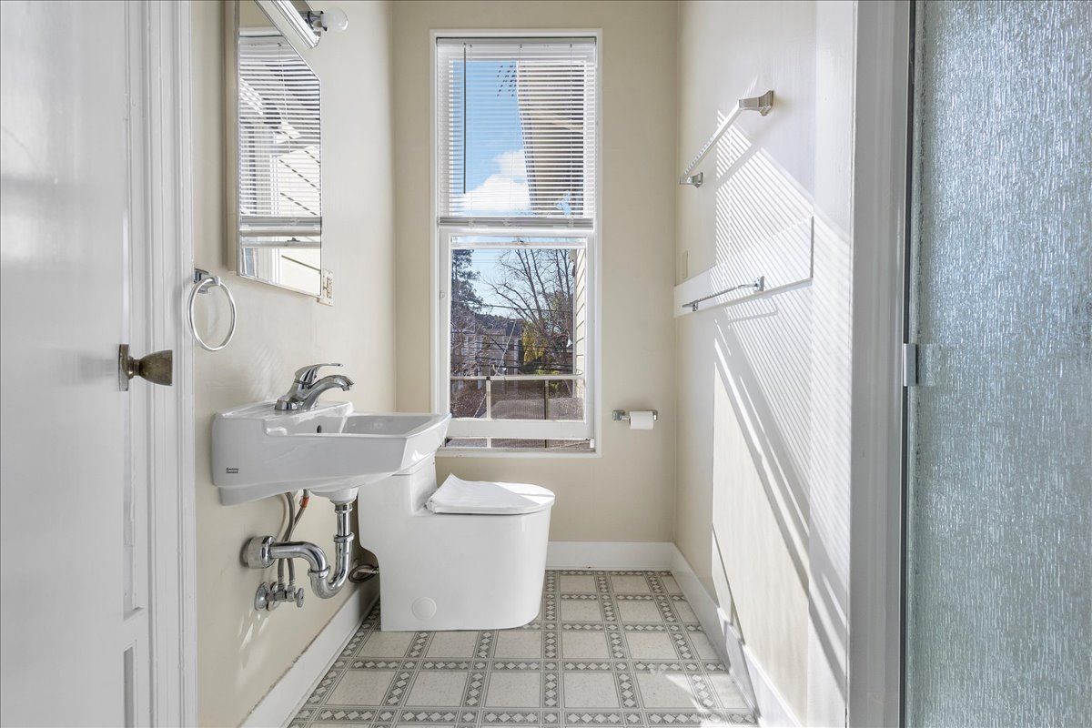 2061 Central Ave #6